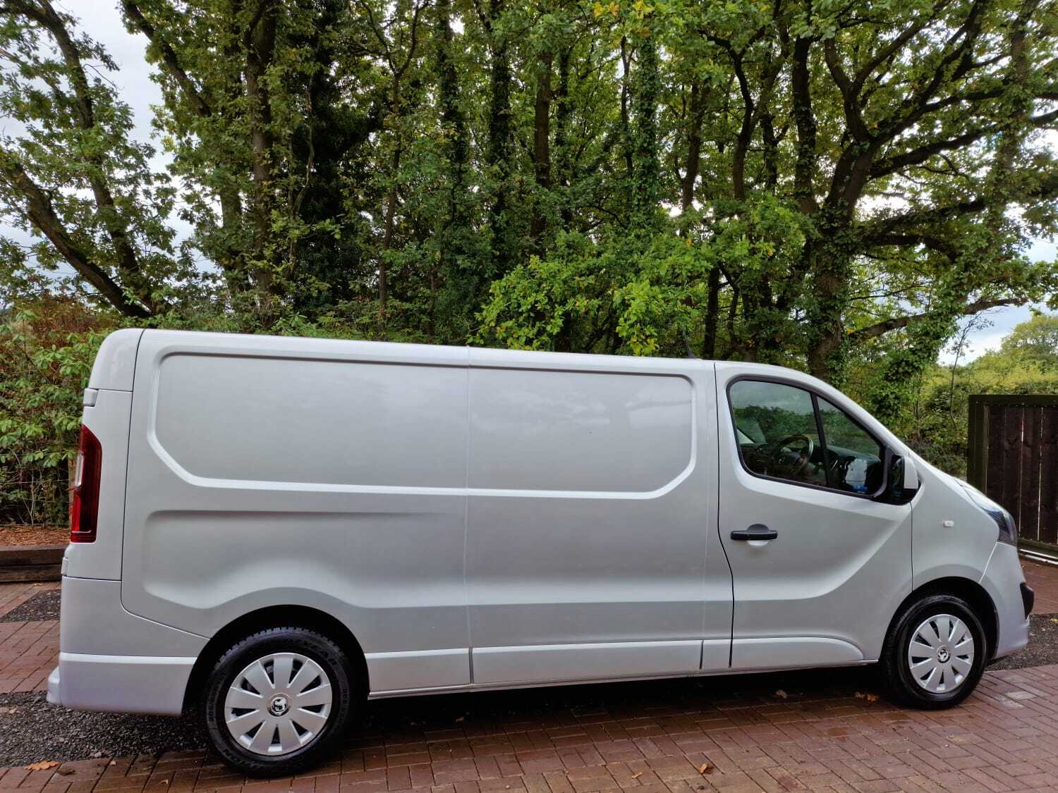 Opel vivaro 2018 specs deals